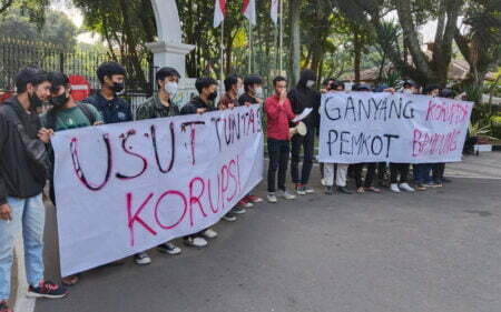 Geram Kasus Suap Bandung Smart City, Mahasiswa Desak KPK Usut Tuntas Penerima Duit Haram