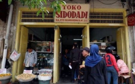 Toko Roti Legendaris di Bandung Sabet Penghargaan Anugerah Budaya 2023, Keren! toko roti