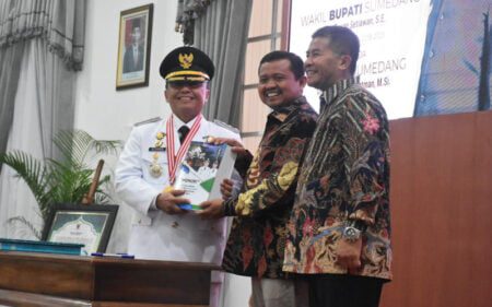 Pj Diminta Gaspol Pimpin Sumedang, Dony: Jangan Lupa Gas dan Rem Herman Suryatman