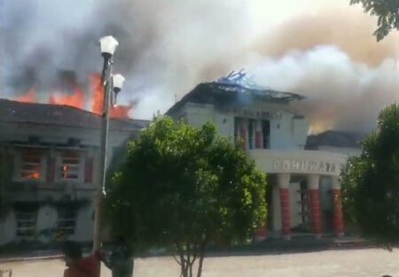 Polisi Ungkap Penyebab Massa Aksi Bakar Kantor Bupati Pohuwato Pohuwato