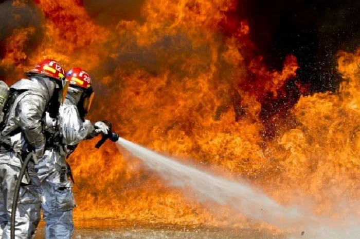 Rumah di Antapani Bandung Terbakar Hebat, Pemilik Kaget Lihat Asap Tebal dari Lantai 2
