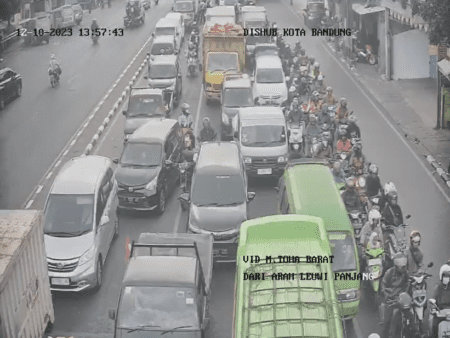 Sering Macet, Dishub Jabar Sebut 87 Persen Kendaraan Pribadi Penuhi Kota Bandung