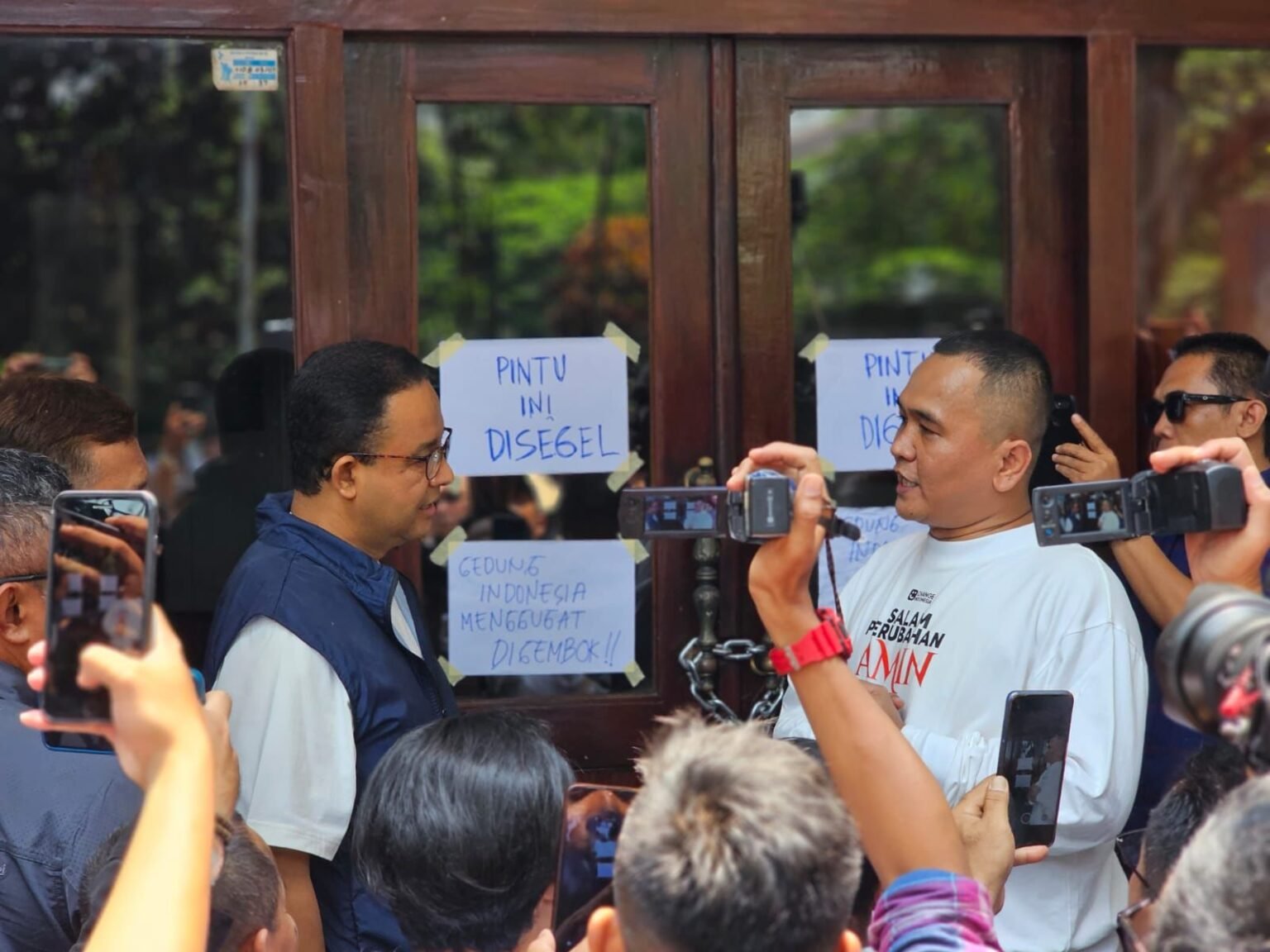 Ganjar dan Kaesang Bisa Pakai Fasilitas Pemprov Jabar, Buat Anies Kok Digembok?