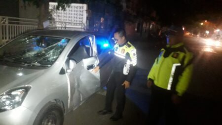 Diduga Mabuk, Pengendara Mobil Lawan Arah hingga Seret Motor 15 KM di Bandung