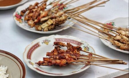 Wisata Kuliner Bandung: 7 Menu Malam Legendaris untuk Pecinta Makanan