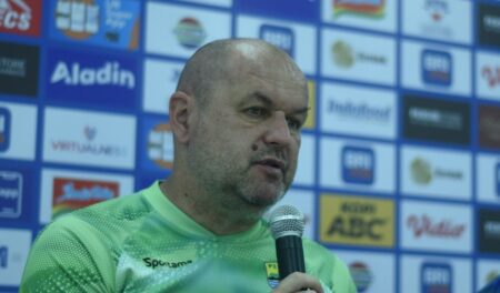Persib VS Arema FC: Bojan Hodak Sebut Gustavo Almeida Pemain Berbahaya