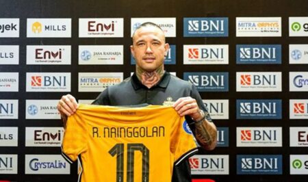 Radja Nainggolan Ungkap Penyesalan: Seandainya Saya Pilih Main untuk Indonesia Radja Nainggolan tak saat bergabung ke Bhayangkara FC.