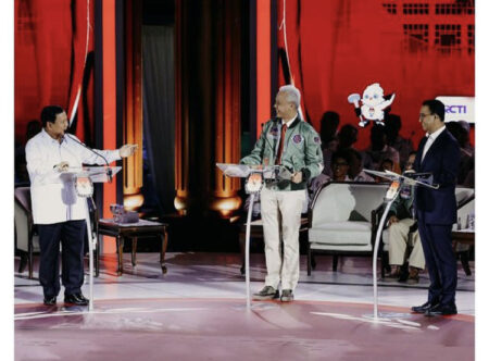 Flashback Debat Pilpres 2024: Duel Prabowo-Anies yang Masih Membekas Debat Pilpres 2024 sempat memanas saat dua capres, Anies dan Prabowo saling sindir.