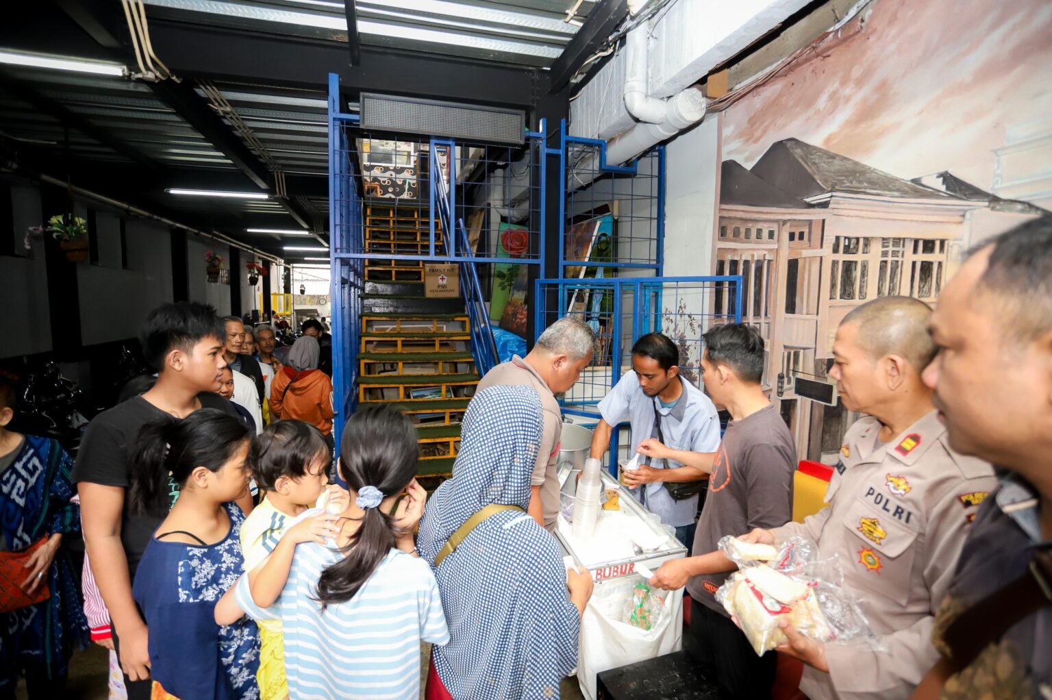 Tagana Siapkan Dapur Umum untuk Warga Braga yang Terdampak Banjir
