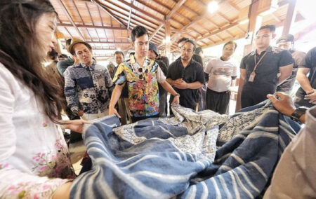 Kampanye di Pekalongan, Gibran Janji Bantu UMKM Pengrajin Batik