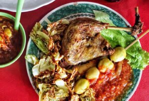 Jelajah Kuliner Malam Bandung, Ini Spot Makan Enak yang Wajib Didatangi