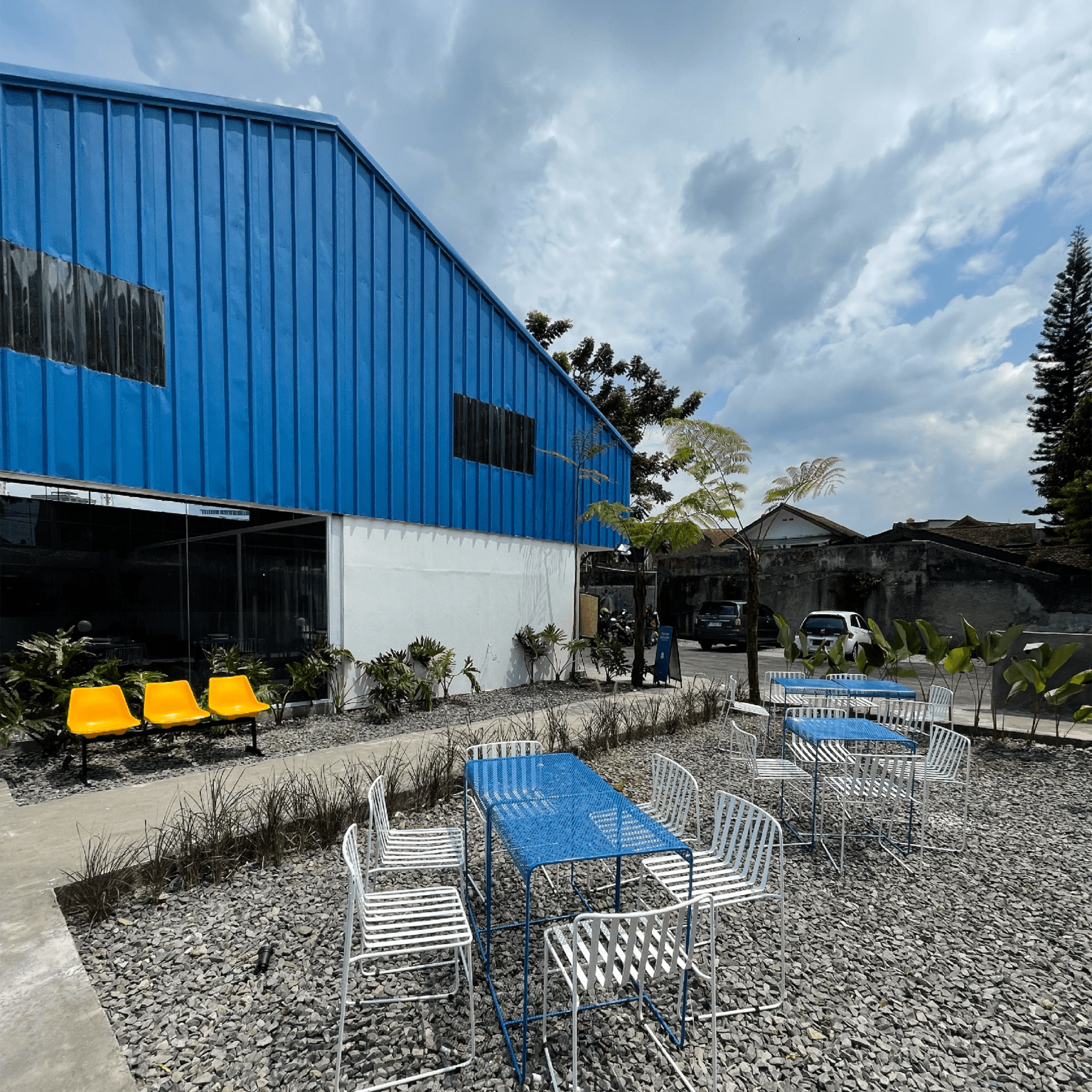 Nongkrong Sampai Subuh, Ini 5 Rekomendasi Cafe 24 Jam di Bandung