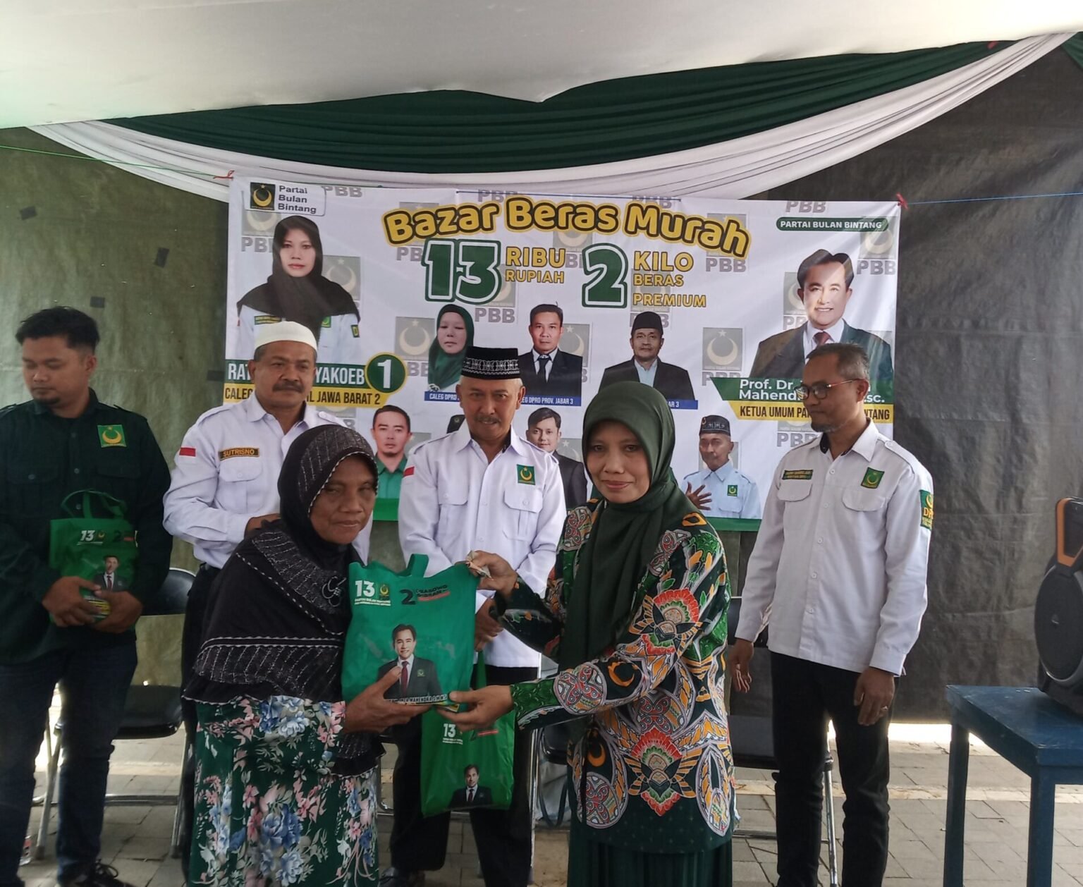 Perjuangkan Kebutuhan Pokok Masyarakat, PBB Gelar Bazar Beras Murah di Kabupaten Bandung Barat