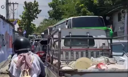 Kendaraan Padati Arah Jalan GBLA, Tempat Kampanye Akbar Paslon 02