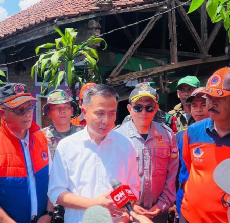 Tinjau Korban Terdampak Gempa Garut, Pj Gubernur Jabar: Tak Ada Kepanikan Berlebihan