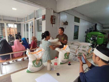Pemprov Jabar Tuntaskan Penyaluran Beras Tahap 1 pada 4.4 Juta KPM bansos beras