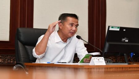 Pj Gubernur Jabar Minta ASN Siaga Layani Warga saat Lebaran: HP Standby 24 Jam