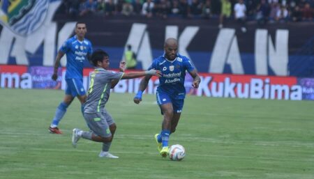 Hattrick David da Silva Cetak Bawa Persib Hancurkan Persebaya 3-1
