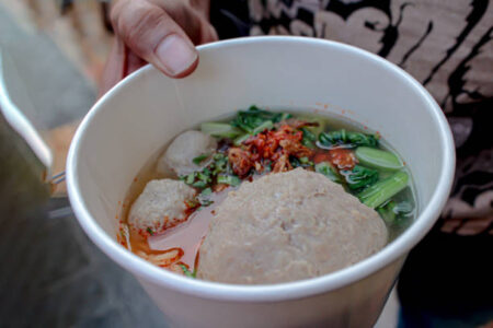 Bikin Nagih, Ini Rekomendasi 3 Bakso Viral di Bandung