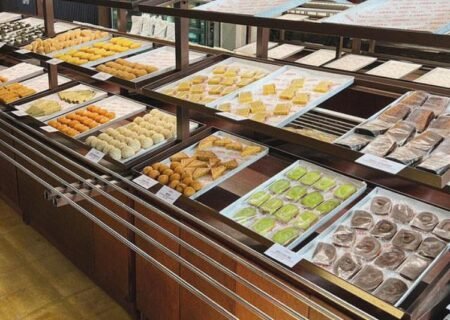 Bergaya Khas Eropa, Toko Kue Lakker Braga Sajikan Jajanan Jadul Autentik