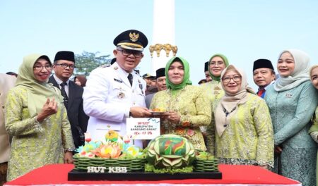 HUT ke-17 Bandung Barat, Pj Bupati Gelorakan Semangat Membangun Kebersamaan