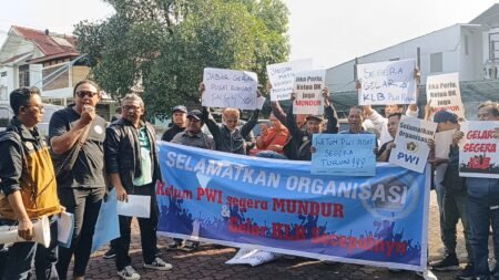 PWI se-Bandung Raya Tuntut Hendry Ch. Bangun untuk Mundur