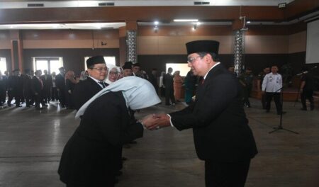 Lantik Tuti Ruswati Jadi Sekda Sumedang, Pj Bupati: Jadilah Figur ASN