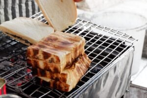 Roti Bakar 234 Gang Kote: Kuliner Legendaris dengan Aroma Smoky Sejak 1970
