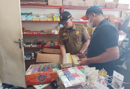 Satpol PP Kota Cimahi dan Bea Cukai Sita 11.860 Batang Rokok Ilegal