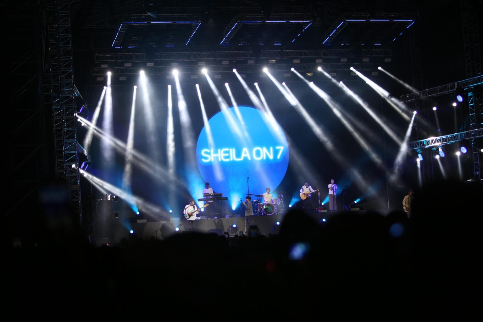 Antusiasme Tinggi di Konser Sheila On 7 Medan, bank bjb Tawarkan Kartu ATM Eksklusif dan Promo Menarik