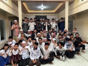 Ahmad Syaikhu Salat Subuh Berjamaah Bersama Santri-Kiai Ponpes Annizhomiyyah Cicurug