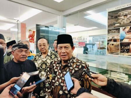 Acep Adang Mulai Kampanye Pilgub Jabar dengan Kunjungan ke Warga Tionghoa
