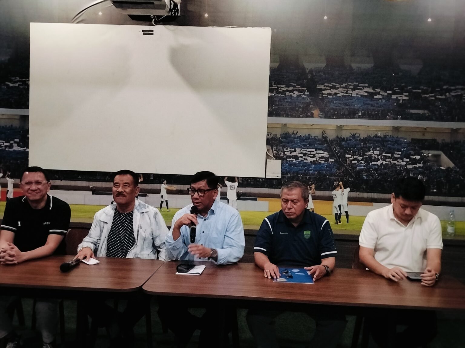 Hasil Investigasi Internal, Manajemen Persib Bantah Dugaan Intimidasi Pemain ke Bobotoh