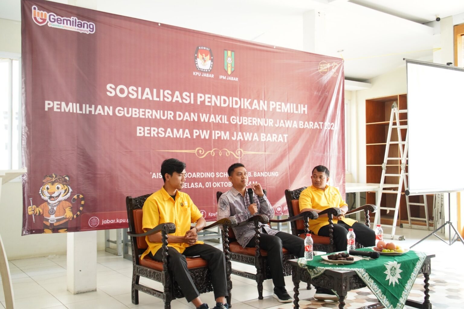 Sosialisasi Pilkada di Ponpes Aisyiyah, KPU Jabar Tekankan Pentingnya Pemilih Pemula Hindari Hoaks dan Politik Uang