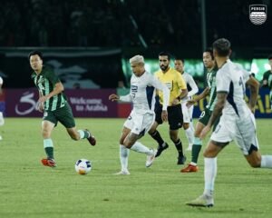 Persib Terpuruk di Dasar Klasemen Usai Kalah dari Zhejiang FC