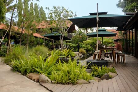 Tempat Healing Baru, Ada Hutan di Tengah Kota Bandung