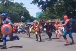 Viral Super Hero Ngibrit Dikejar Satpol PP di Bandung, Ternyata Lagi Syuting