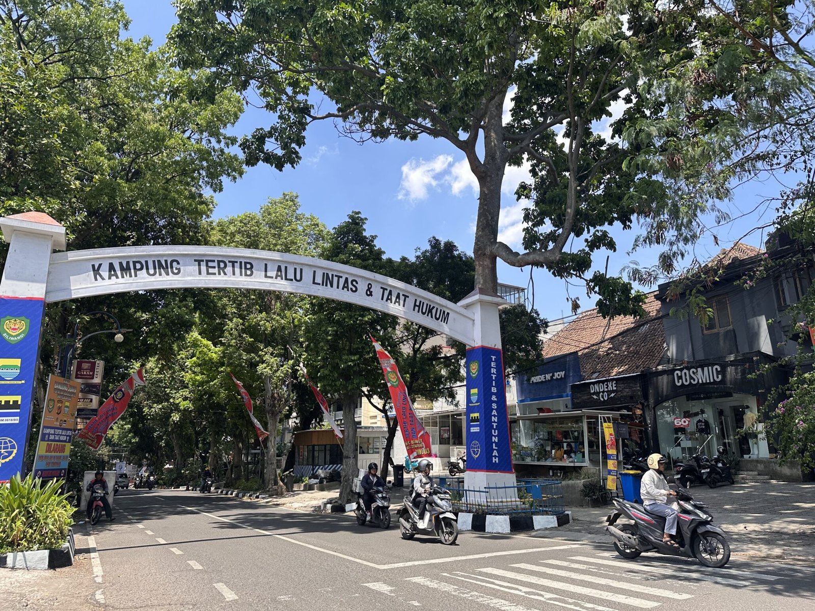 Jalan Trunojoyo: Surga Fashion Lokal di Jantung Kota Bandung