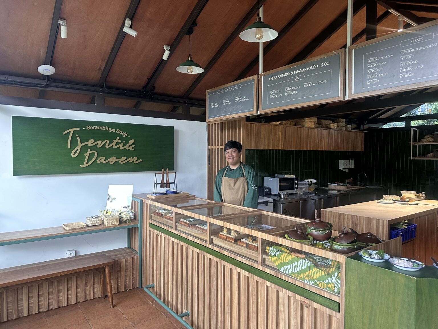 Surga Jajanan Pasar Tradisional Kini Hadir di Tengah Kota Bandung