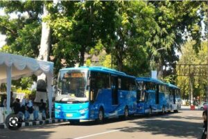 BRT Bandung Raya Ditolak PKL, Parkir di Pinggir Jalan Jadi Masalah Utama