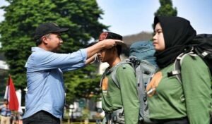 Lepas Peserta Sekolah Gunung Hutan Wanadri 2024, Bey Ajak Pemuda Tingkatkan Jiwa Kepemimpinan