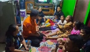 BPBD Jabar Tinjau Lokasi Banjir di Kabupaten Bandung, Tanggul Sungai Cisunggala Jebol