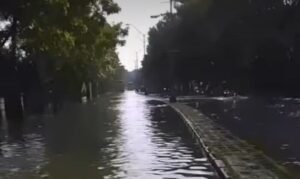 Duh! Akses Menuju Stadion GBLA Terendam Banjir