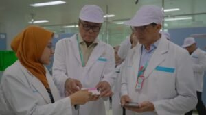 Bio Farma Didorong Jadi Sentra Vaksin Regional, Wakil Menteri BUMN Tinjau Kapasitas Produksi