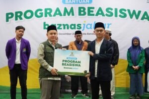Baznas Jabar Salurkan Beasiswa bagi Ratusan Mahasiswa di Dalam dan Luar Negeri