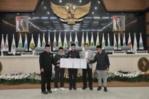 Gubernur dan DPRD Jabar Sepakati Tiga Ranperda Jadi Perda