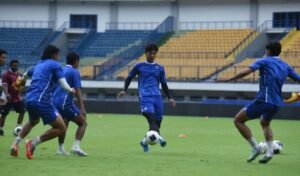 Siap Tempur! Persib Latihan di GBLA Jelang Duel Penentuan vs Zhejiang FC