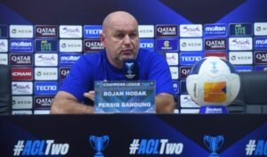 Kalah dari Zhejiang FC, Bojan Hodak Kembali Soroti Buruknya Pertahanan Persib