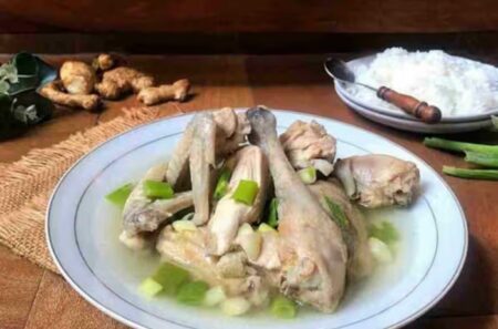 8 Makanan Natal Khas Indonesia, Enak Disantap Bareng Keluarga