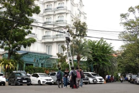 Tingkatkan Estetika dan Keamanan, Pemkot Bandung Gencarkan Perapian Kabel di 2025